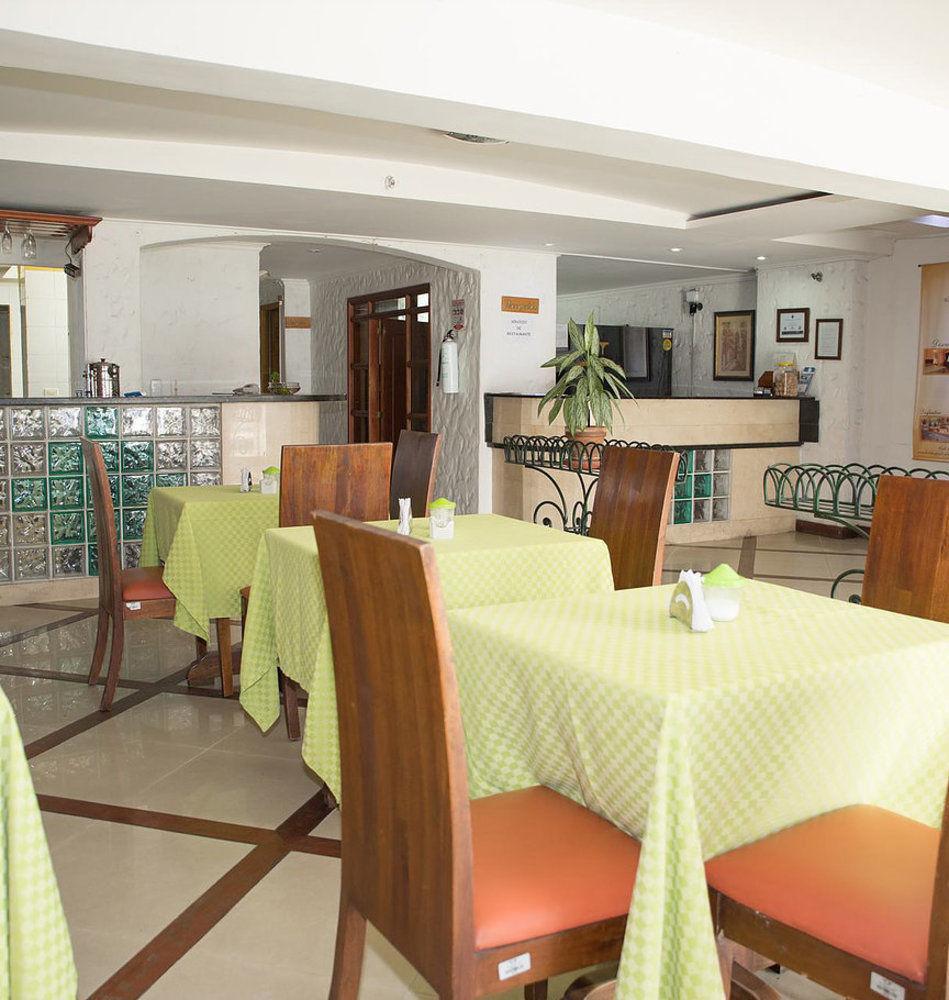 Ayenda 1223 Porton De La 10 Hotel Меделин Екстериор снимка