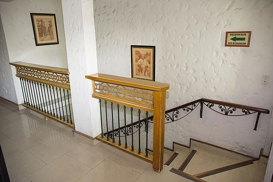 Ayenda 1223 Porton De La 10 Hotel Меделин Екстериор снимка