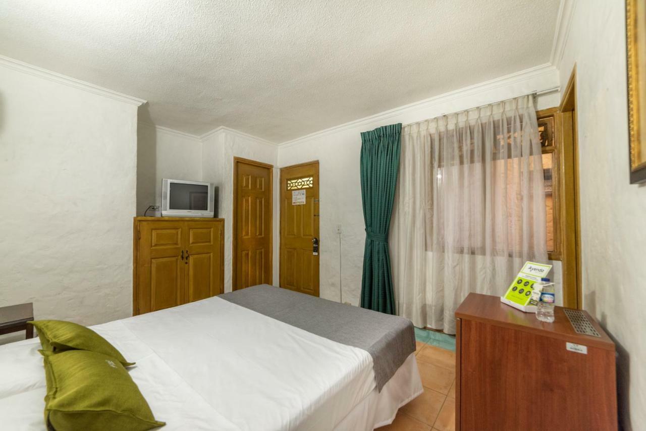 Ayenda 1223 Porton De La 10 Hotel Меделин Екстериор снимка