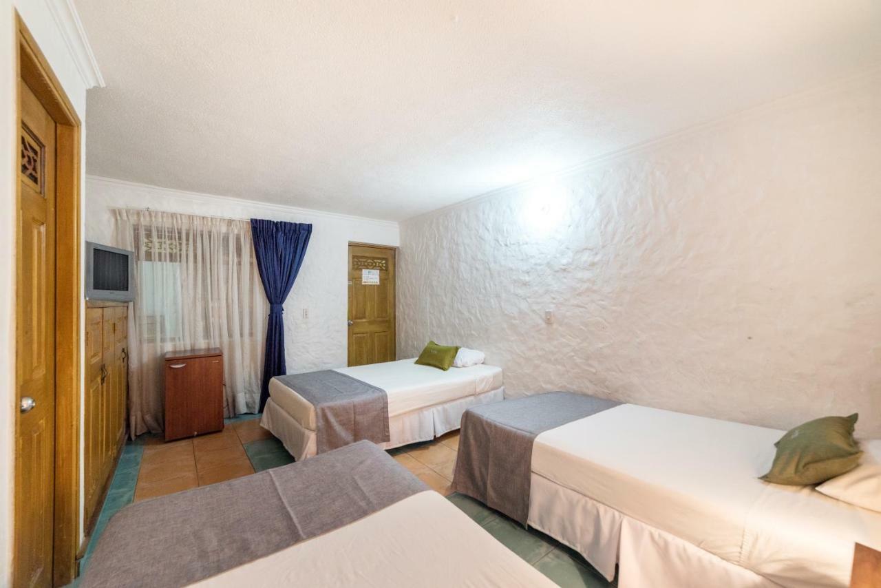 Ayenda 1223 Porton De La 10 Hotel Меделин Екстериор снимка