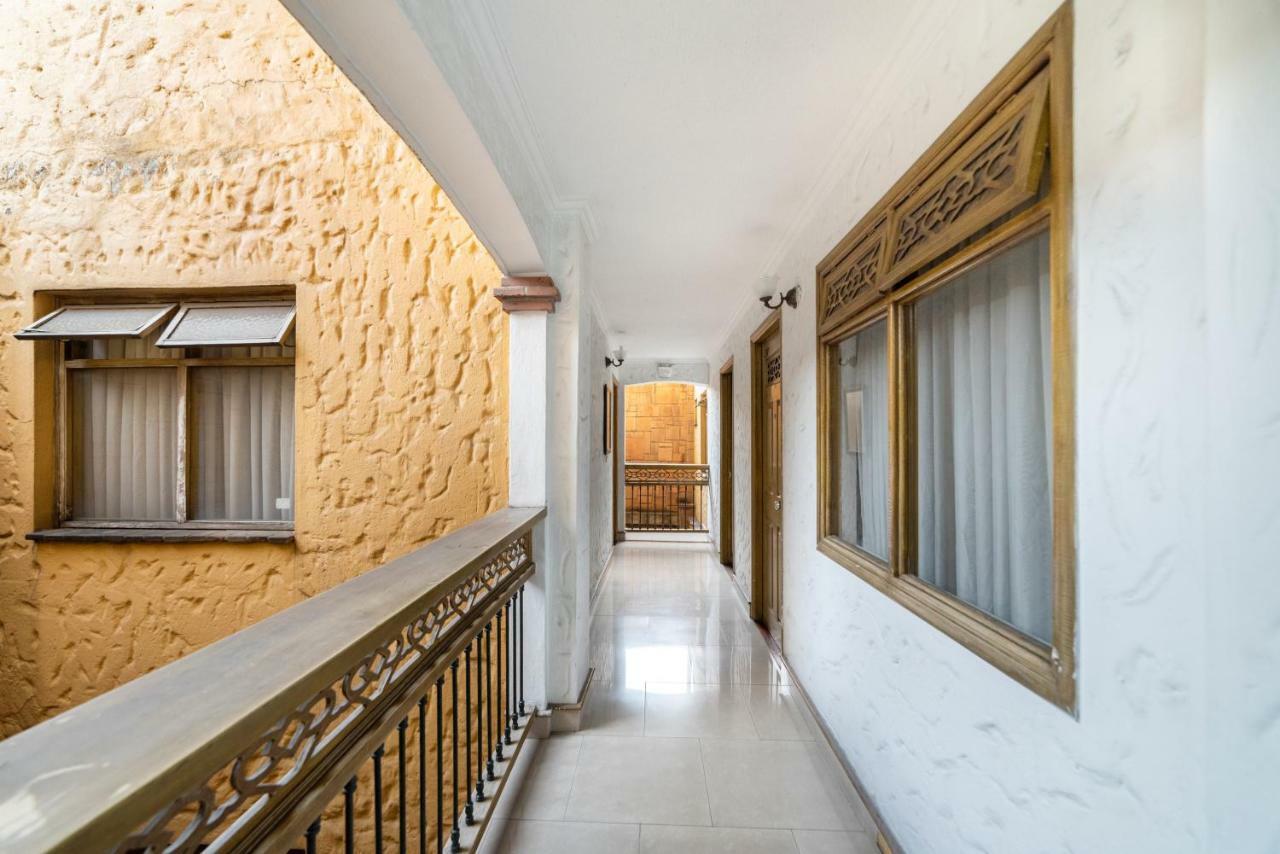 Ayenda 1223 Porton De La 10 Hotel Меделин Екстериор снимка
