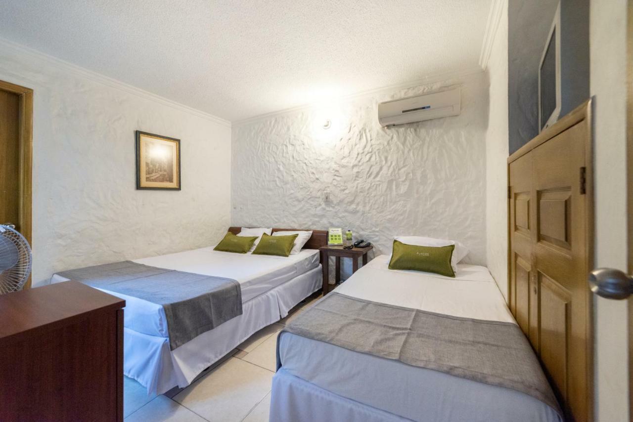 Ayenda 1223 Porton De La 10 Hotel Меделин Екстериор снимка